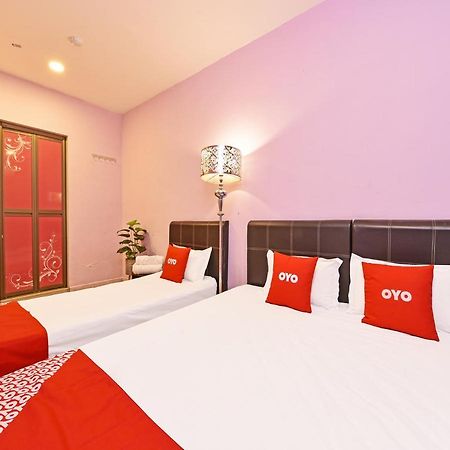 Oyo 44103 8 Hotel Nilai Exterior foto