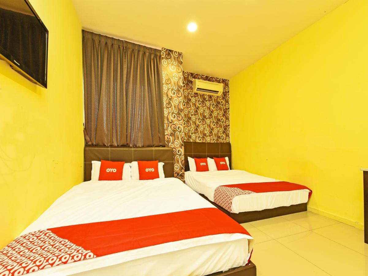 Oyo 44103 8 Hotel Nilai Exterior foto