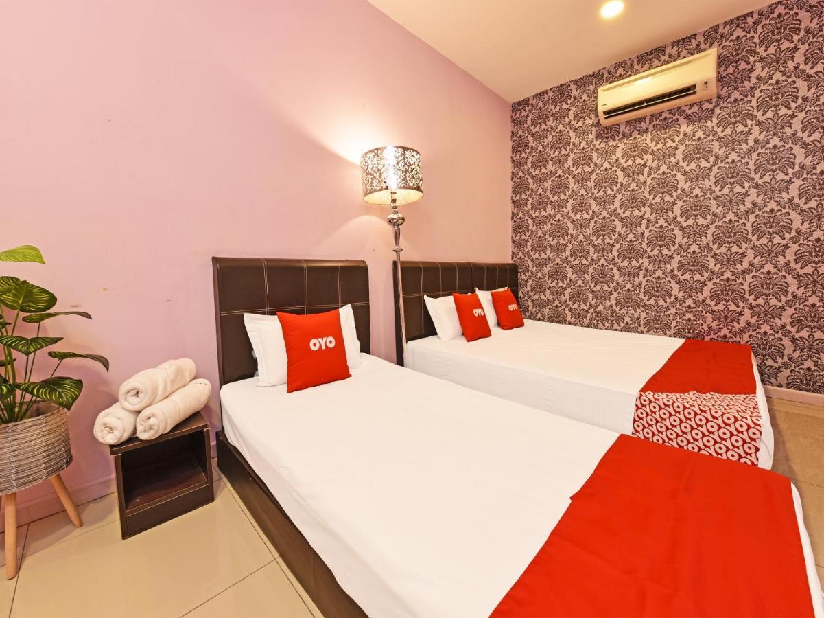 Oyo 44103 8 Hotel Nilai Exterior foto
